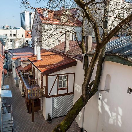 Three Crowns Residents Hotel Talin Exterior foto