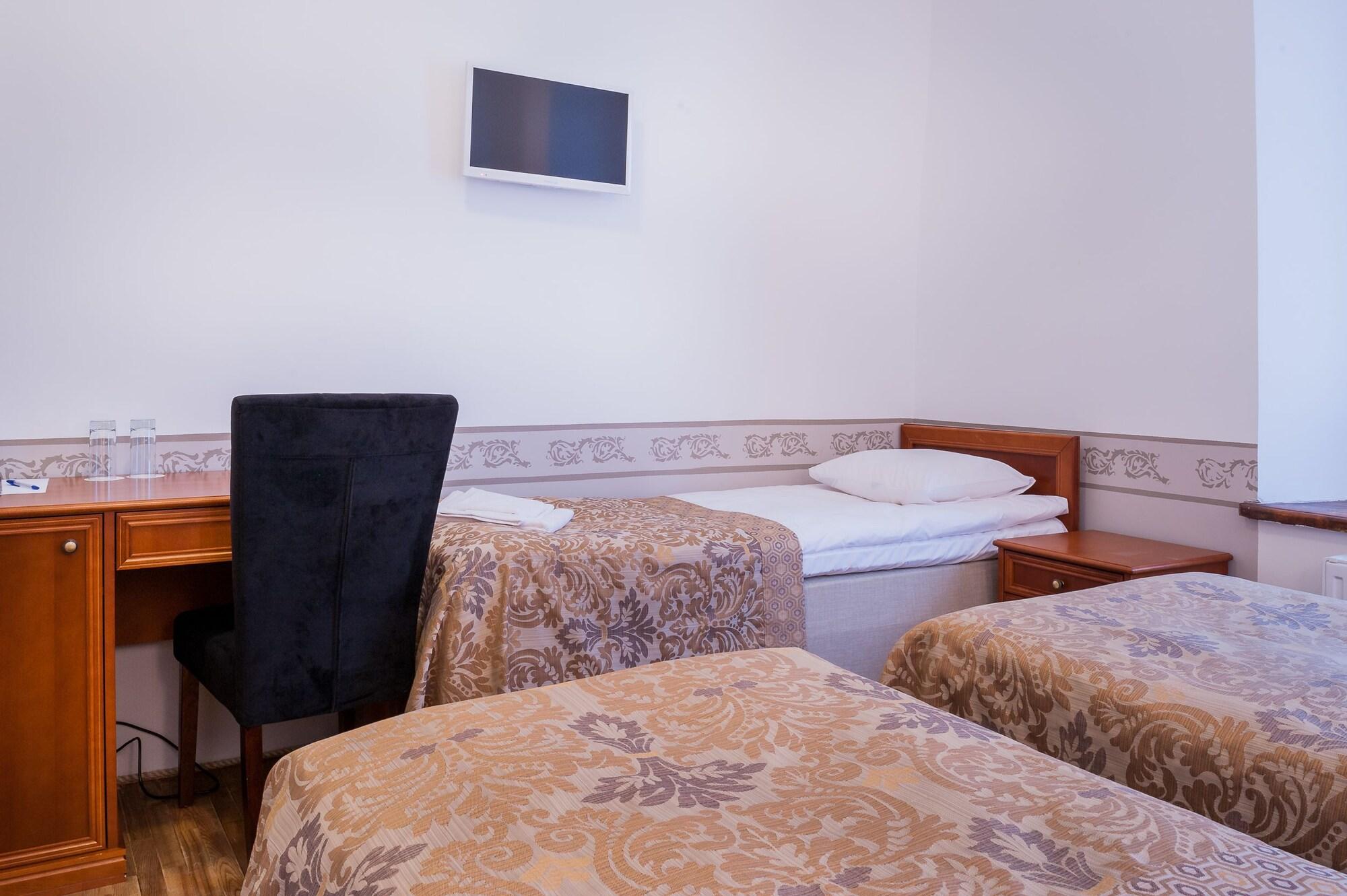 Three Crowns Residents Hotel Talin Exterior foto