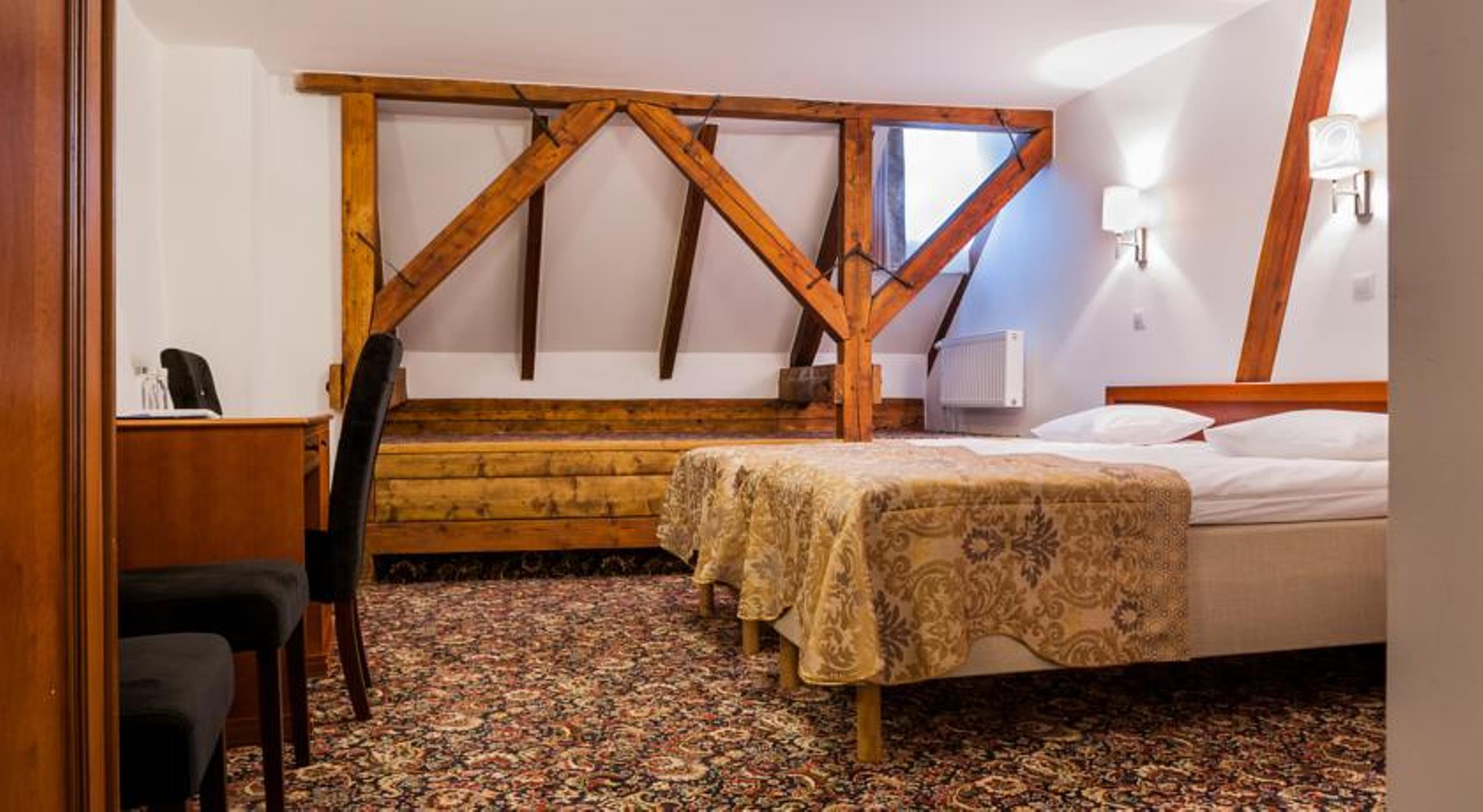Three Crowns Residents Hotel Talin Exterior foto