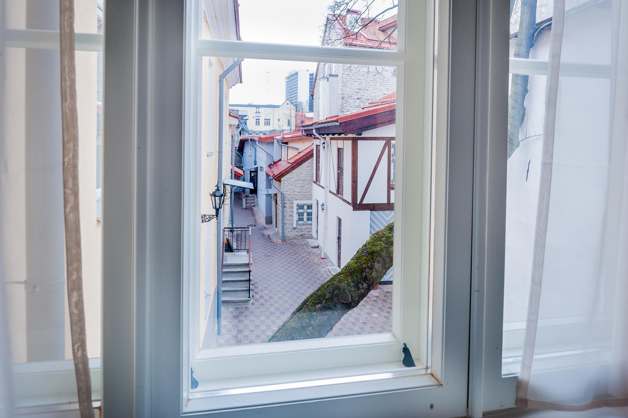 Three Crowns Residents Hotel Talin Exterior foto