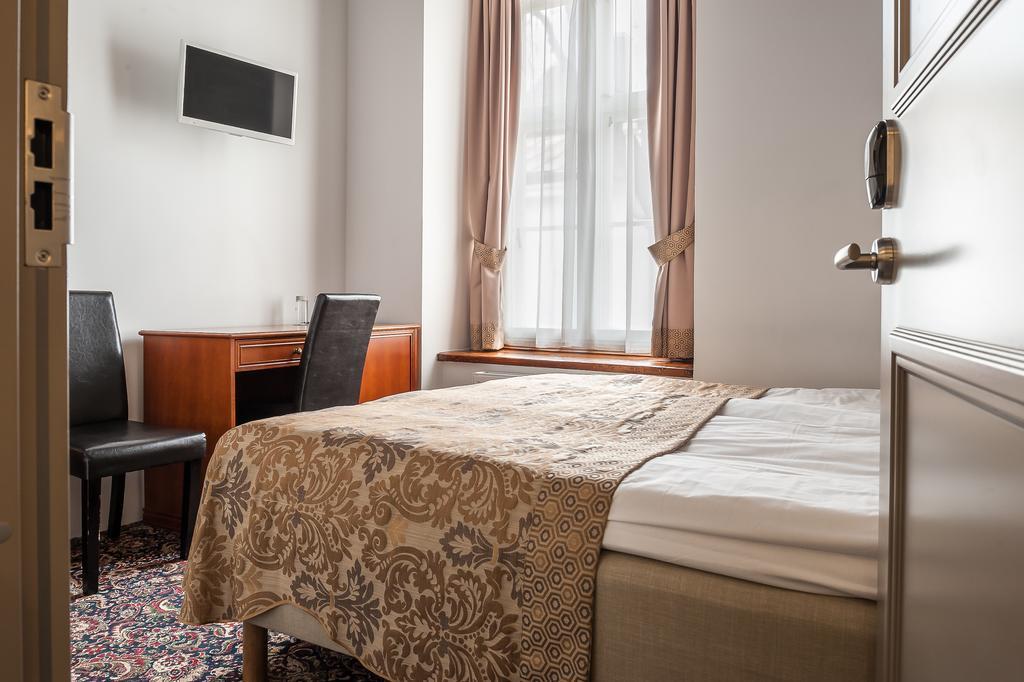Three Crowns Residents Hotel Talin Exterior foto