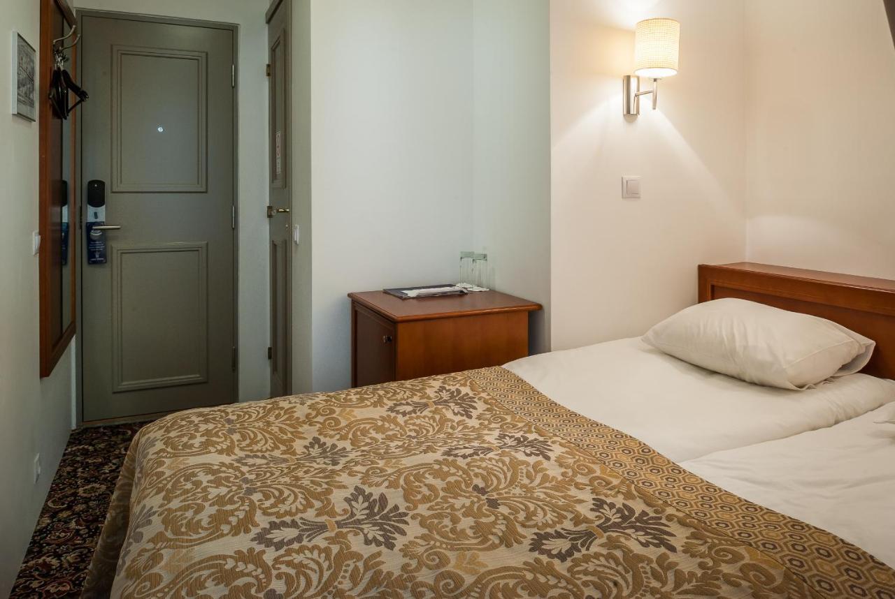 Three Crowns Residents Hotel Talin Exterior foto